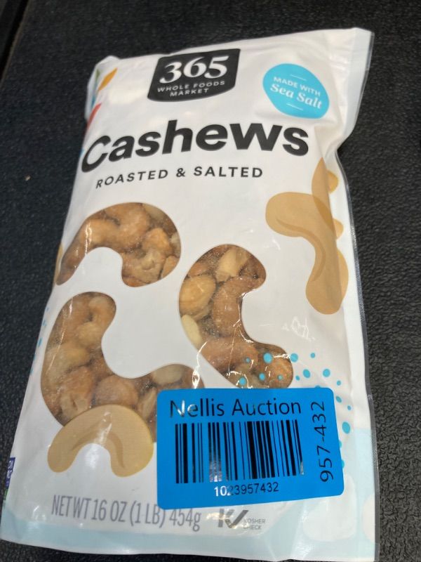 Photo 1 of 365 by Whole Foods Market, Roasted & Salted Cashews, 16 Ounce