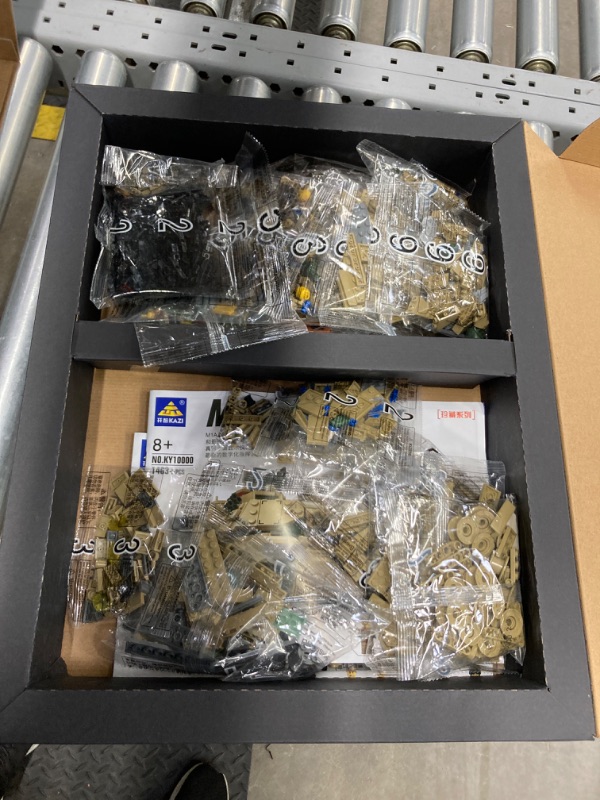 Photo 1 of Feleph Military M1A2 Tank Model Kit with 5 Soldier Figures, 1:28 WW2 Army Custom Vehicles Set, 2 in 1 Tank Hummer Building Bricks Toys for Model Lovers (1463 Pieces) Yellow