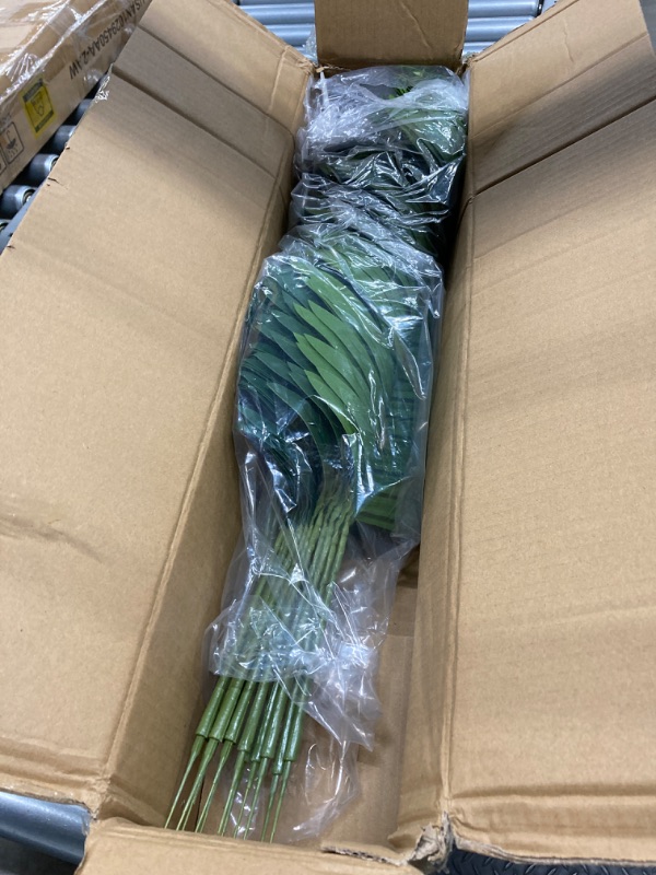 Photo 2 of 7 Pack Palm Artificial Plants Leaf for Home Kitchen Party Flowers Arrangement Wedding Decorations,Faux Large Tropical Palm Leaves Imitation Ferns