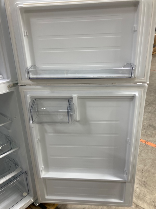 Photo 3 of ****PARTS ONLY****Kenmore Refrigerator/Freezer with Full-Width Adjustable Glass Shelving, Humidity Control Crispers, ENERGY STAR Certified, White 64" H x 30" D x 33"  W