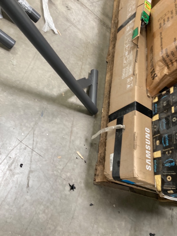 Photo 1 of SAMSUNG 65-Inch Class QLED 4K Q80D Series Quantum HDR+ Smart TV w/Dolby Atmos 
***SELLING ONLY FOR PARTS***