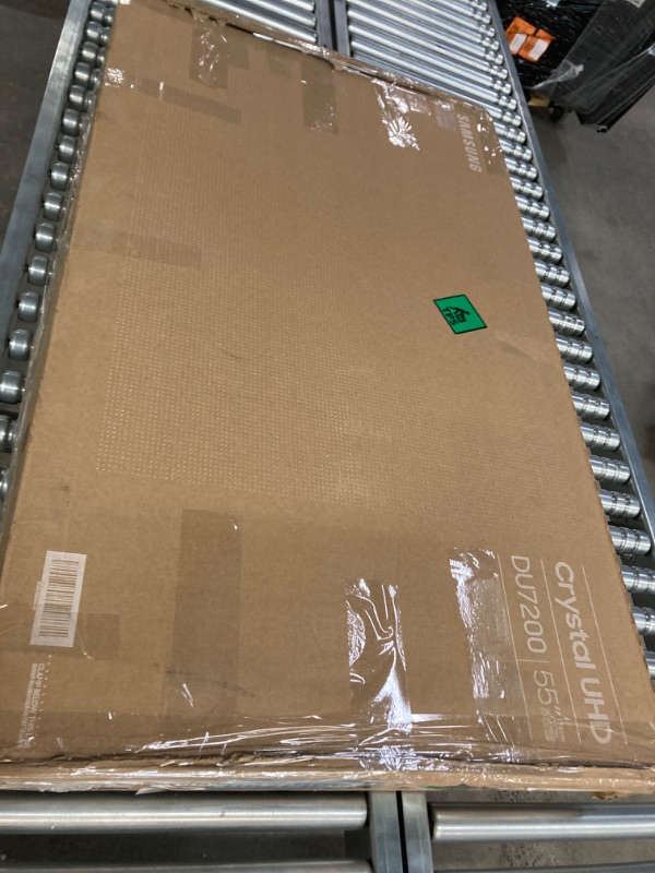 Photo 3 of ***SELLING FOR PARTS ONLY DUE TO CRACKED SCREEN*** 55” Class DU7200 Crystal UHD 4K Smart Tizen TV.