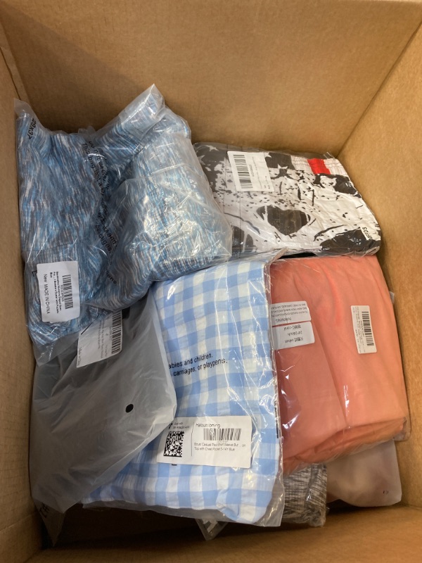 Photo 8 of 12 Pk Clothing Bundle 