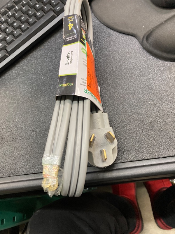 Photo 1 of 4 ft. 6/2 and 8/1 3-Wire Range Cord