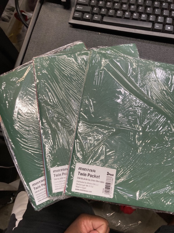 Photo 2 of Mintra Poly Pocket Folders 3pk - Heavy Duty (Chili Oil/Arctic Ice/Green Olive)