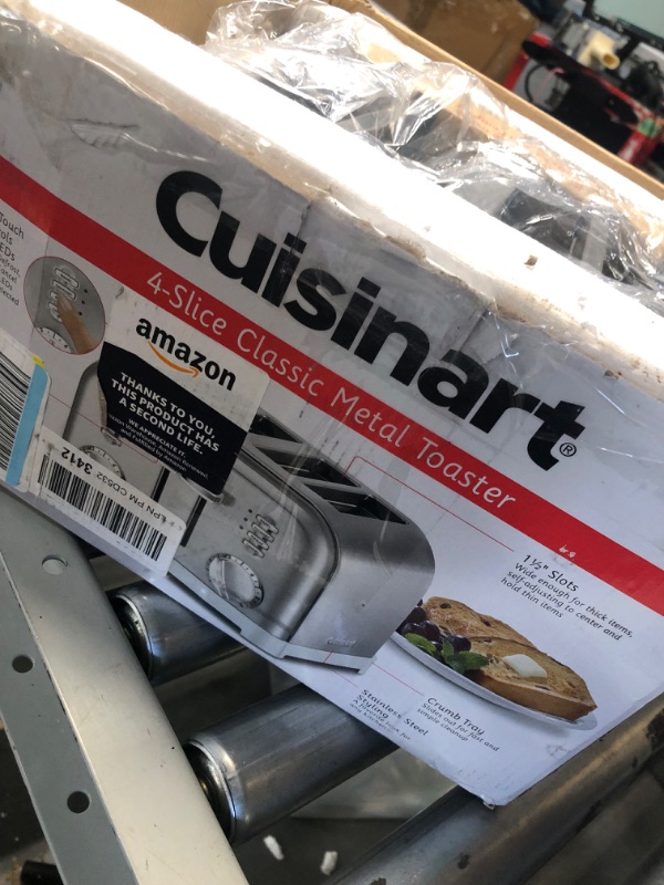 Photo 4 of Cuisinart CPT-180WP1 4-Slice Metal Classic Toaster, White/Stainless Steel White 4 Slice-New Toaster