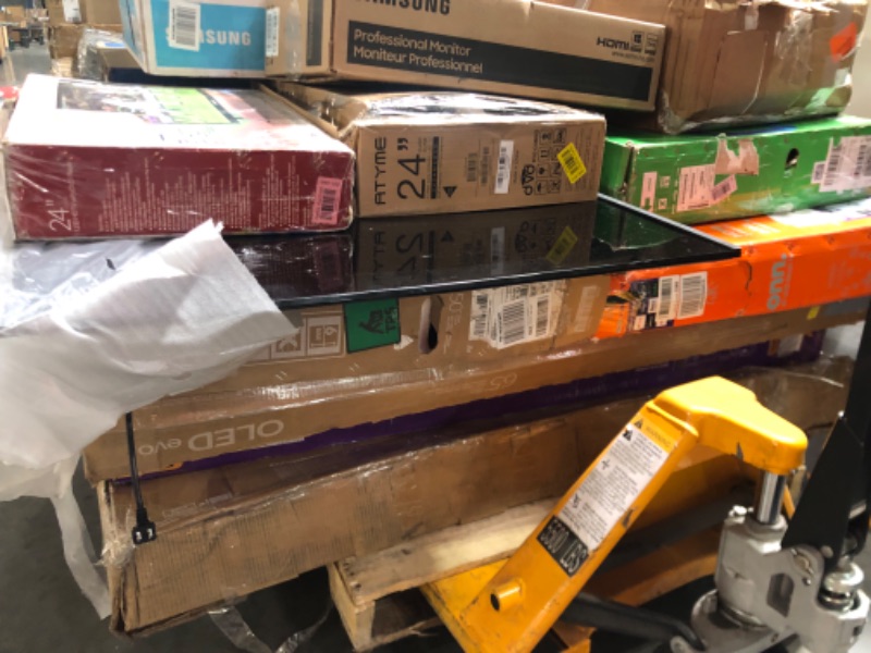 Photo 1 of **parts only does not function-non refundable**
TV BUNDLE PALLET SIZE 48x38x62 requires truck to pick up