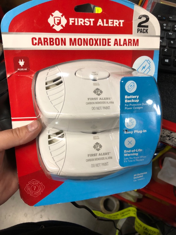 Photo 2 of First Alert Plug-In w/Battery Back-up Electrochemical Carbon Monoxide Detector