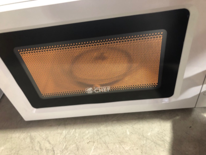 Photo 4 of ***USED - POWERS ON - UNABLE TO TEST FURTHER***
Commercial Chef CHM660 Counter Top Microwave, 0.6 Cubic Feet White 0.6 Cubic Feet Microwave Oven