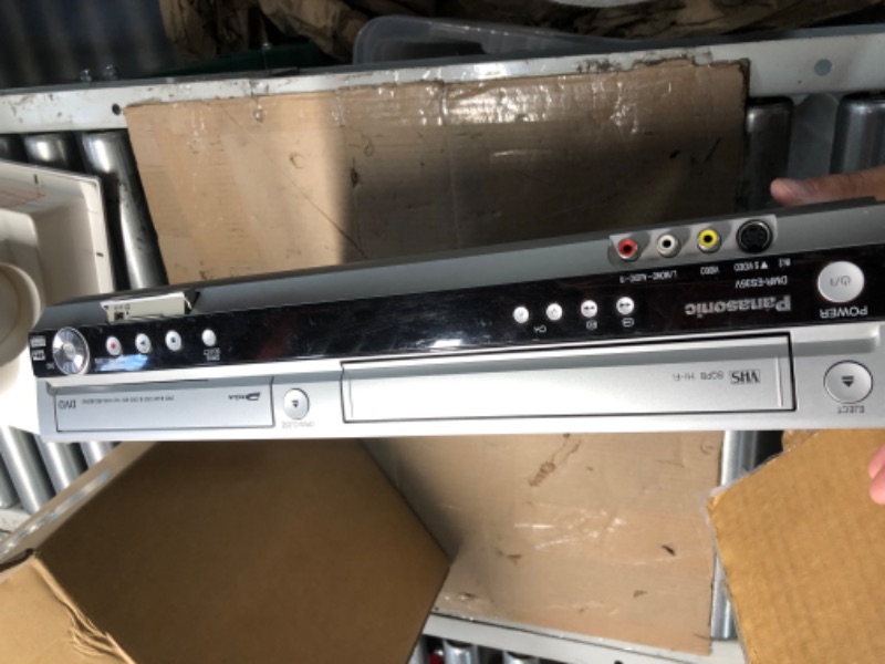 Photo 2 of Panasonic DMR-ES35VS DVD Recorder / VCR Combo with DV Input