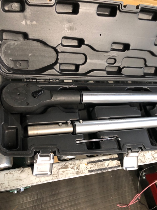 Photo 4 of 1-Inch Drive Click Torque Wrench, Dual-Scale Adjustable Torque Wrench Set with a Hex Key 200-1000ft.lb / 271-1356.7Nm 1" Drive 200-1000ft.lb / 271-1356.7 Nm