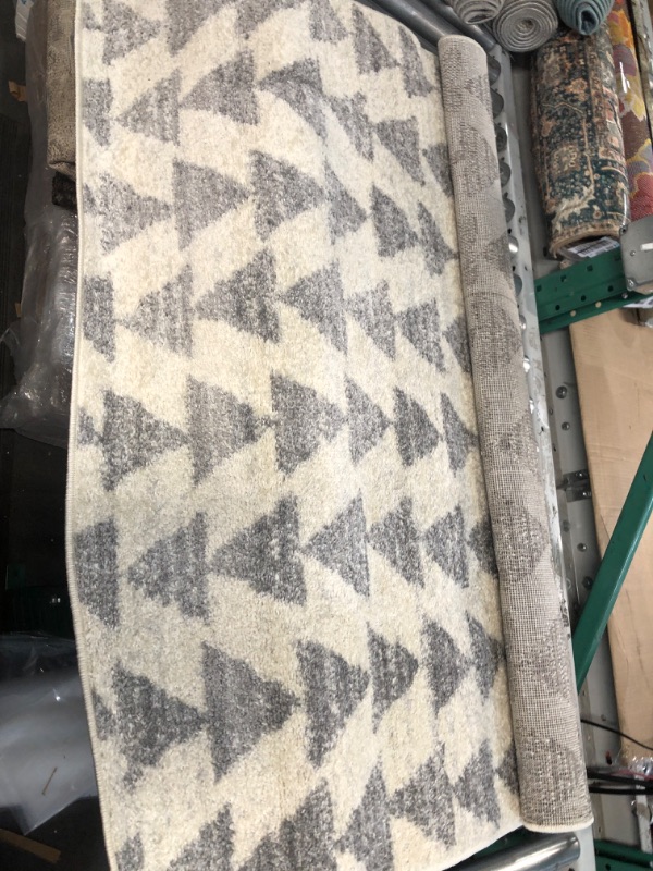 Photo 2 of ***USED - DIRTY - NO PACKAGING***
JONATHAN Y Lighting MOH206-4SQ Moroccan Hype 4' X 4' Polypropylene Geometric Indoor Square Area Rug Cream / Gray Home Decor Rugs Area Rugs