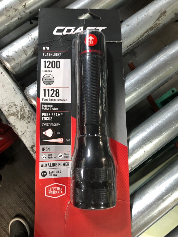 Photo 3 of Coast 850-Lumen LED Flashlight (Battery Included)