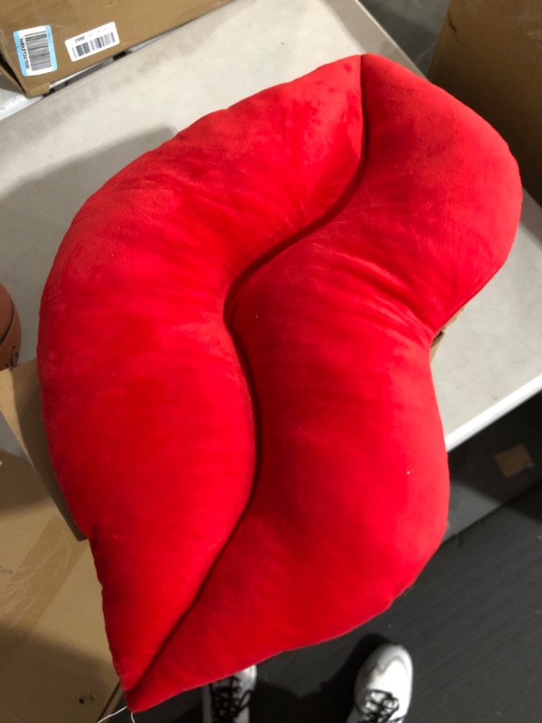 Photo 2 of (READ FULL POST) Kigley 2 Pcs 23.62 Inch Lips Shaped Decorative Pillows and Small Ceramic Lips Jewelry Storage Display Holder Tray 3D Lips Throw Pillows Soft Velvet Gift for Women Girl Birthday Valentine's Day(Red)