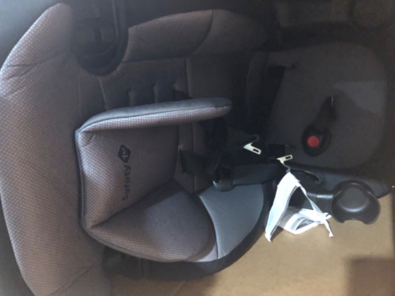 Photo 1 of Safety 1st Grand 2-in-1 Booster Car Seat, Extended Use: Forward-Facing with Harness, 30-65 pounds and Belt-Positioning Booster, 40-120 pounds, High Street