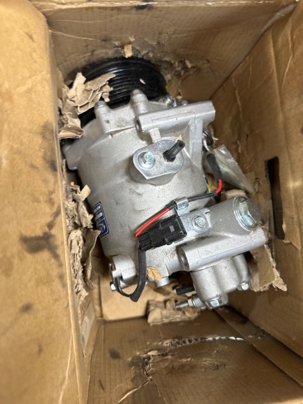 Photo 2 of Universal Air Conditioner CO 4667C A/C Compressor