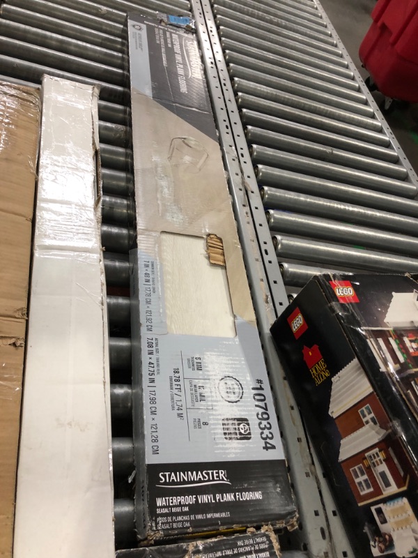 Photo 2 of ***USED - LIKELY MISSING PARTS - UNABLE TO VERIFY FUNCITONALITY***
STAINMASTER Seasalt Off-white 12-mil x 7-in W x 48-in L Waterproof Interlocking Luxury Vinyl Plank Flooring (18.782-sq ft/ Carton)