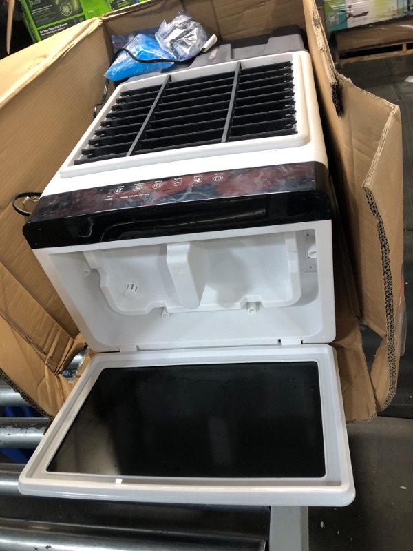 Photo 2 of **PARTS ONLYU NON REFUNDABLE**
Evaporative Air Cooler, 3500CFM 3-in-1 Swamp Cooler with 7.5Gal Water Tank, 120° Oscillation, 3 Speeds 3 Modes, 4 Ice Packs, 12H Timer, Remote, Portable Air...
