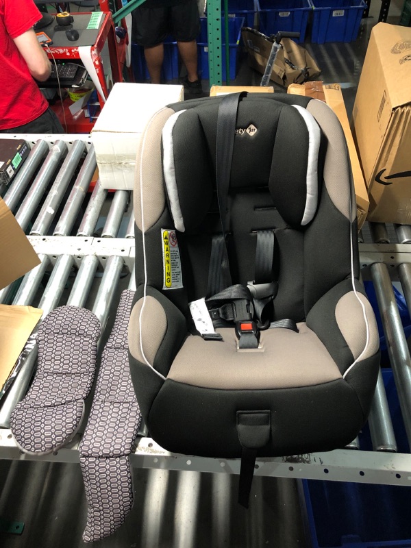 Photo 3 of **prev used**Safety 1st Guide 65 Convertible Car Seat, Chambers