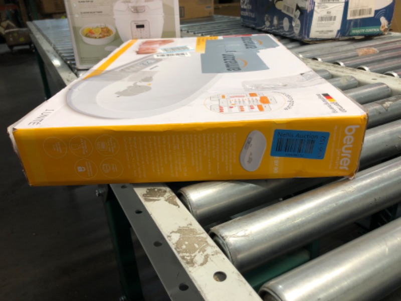 Photo 3 of **prev used**Beurer BY90 Baby Scale, Pet Scale, Digital, with Measuring Tape, tracking weight with App | For: Infant, Newborn, Toddler /Puppy, Cat - Animals | LCD Display, weighs Lbs/Kg/Oz Highly accurate with Bluetooth/measuring Tape