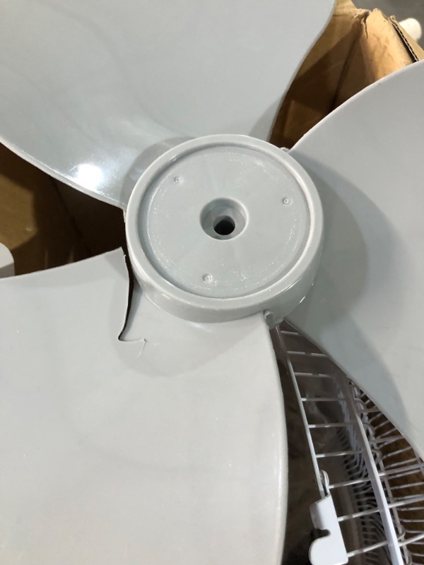 Photo 2 of ***DAMAGED - FAN BLADE CRACKED - NUMEROUS PARTS MISSING - SEE PICTURES***
Comfort Zone Oscillating Wall Mount Fan with Adjustable Tilt, 16 inch, 3 Speed, Metal Grille, 90 Degree Oscillation, Airflow 14.07 ft/sec, Ideal for Home, Bedroom, Gym & Office, CZ1