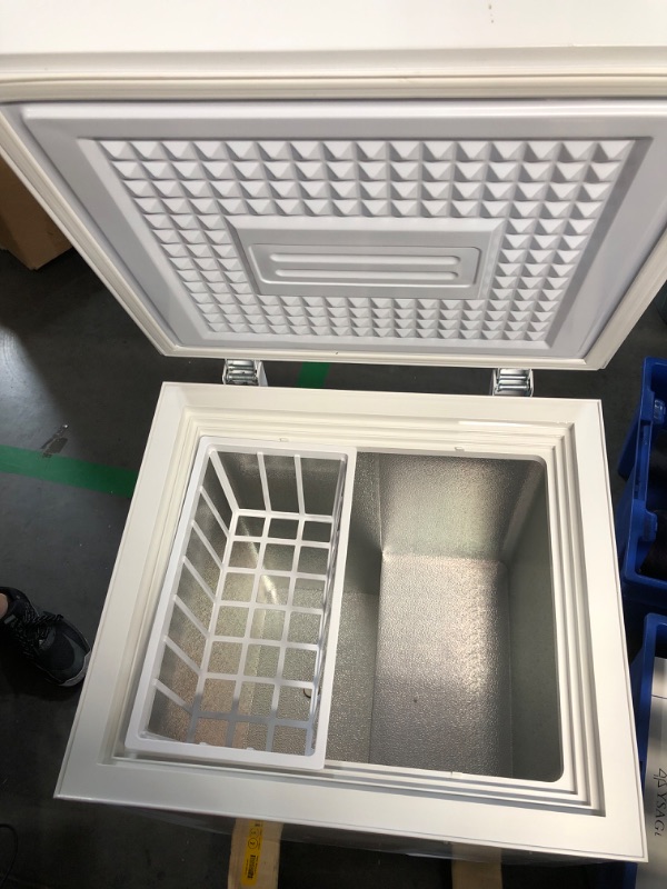 Photo 1 of ***USED - MAJOR DAMAGE - COVERED IN DENTS - NO PACKAGING - UNABLE TO TEST***
Compact Chest Freezer, 3.5 Cu.Ft. Deep Freezer with Dividers and Basket, Manual Temperature Control, for Home Use, White, 22.1"D x 23.5"W x 31.9"H