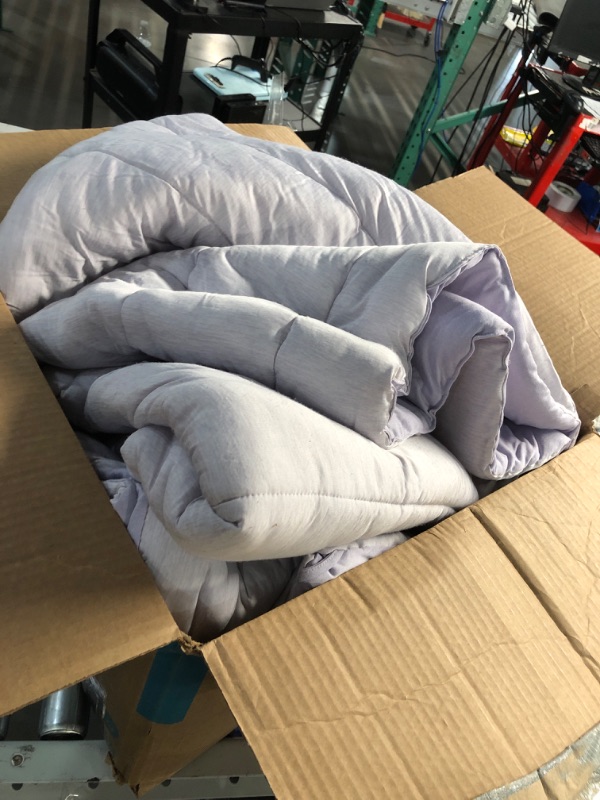 Photo 2 of USED, IN GOOD SHAPE**
Bedsure King Comforter Set - Cooling and Warm Bed Set, Lavender Reversible All Season Cooling Comforter, 3 Pieces, 1 King Size Comforter (102"x90") and 2 Pillow Cases (20"x36") King 26 - Lavender - Reversible