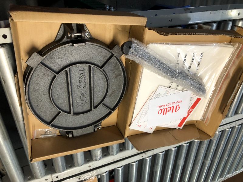 Photo 4 of ***USED - LIKELY MISSING PARTS - UNABLE TO VERIFY FUNCTIONALITY***
Uno Casa Tortilla Press 12 Inch Cast Iron - Heavy Duty 12 Inch Tortilla Press