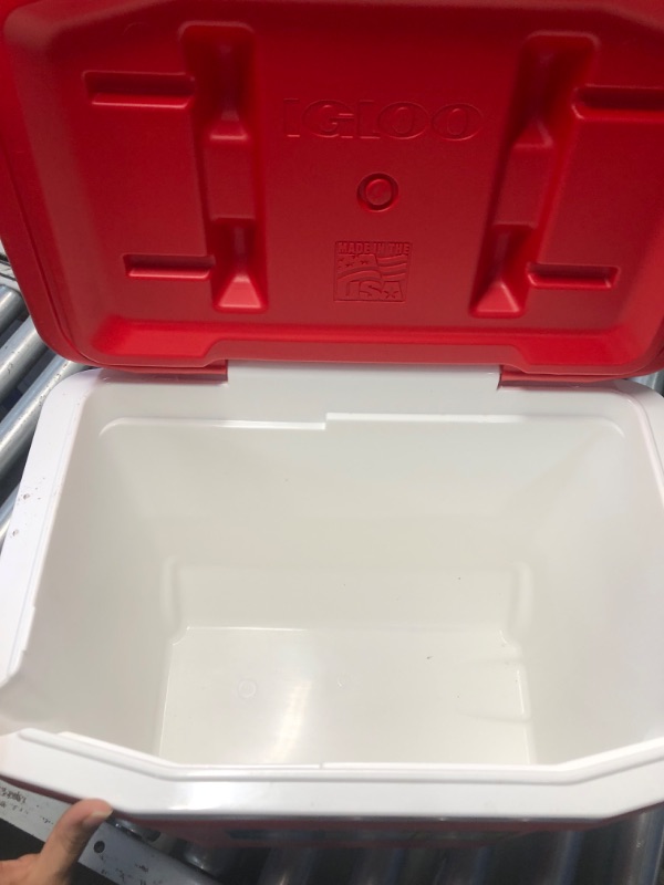 Photo 5 of (READ FULL POST)  Igloo Profile II 28 Roller Hard Cooler Red Star 28qt
