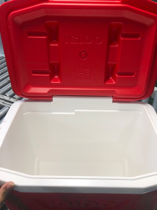 Photo 4 of (READ FULL POST)  Igloo Profile II 28 Roller Hard Cooler Red Star 28qt
