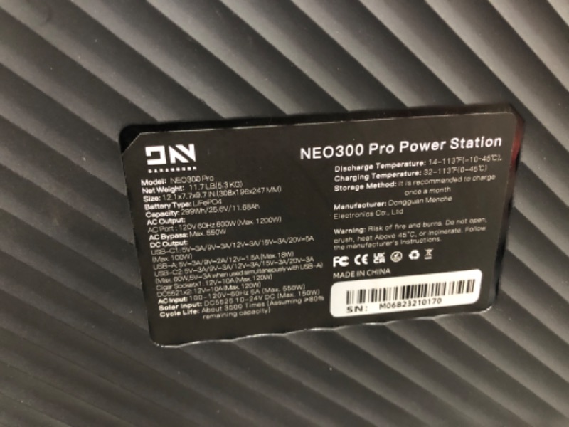 Photo 5 of **NON  REFUNDABLE NO RETURNS SOLD AS IS**
PARTS ONLY DOES NOT CHARGE  
DaranEner NEO300 Portable Power Station 600W 299Wh Backup Battery Solar Generator with USB A/2 USB C/2 DC5521 Output/ Lighter