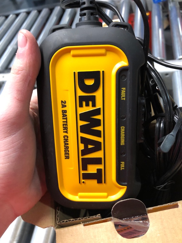 Photo 3 of 
DEWALT 20V MAX* Charger (DCB115)