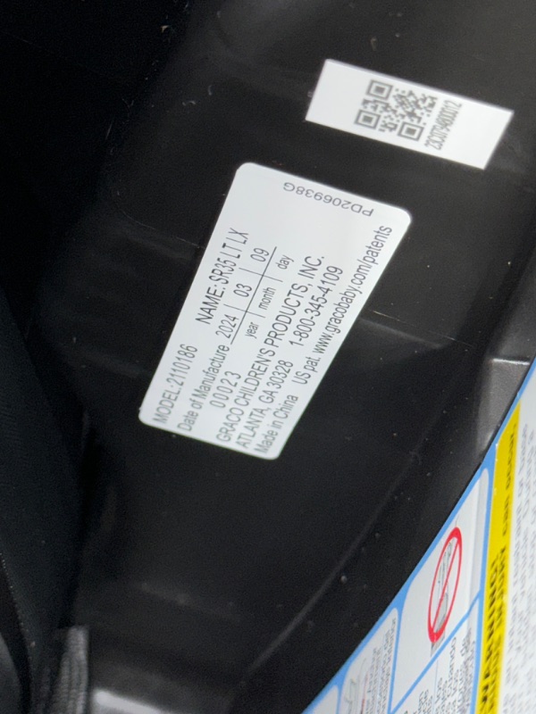 Photo 1 of **USED LIKE NEW**Graco SnugRide 35 Lite LX Infant Car Seat, Studio SnugRide 1 Count (Pack of 1) Studio