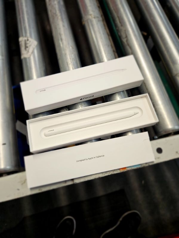 Photo 2 of Apple Pencil (2nd Generation)