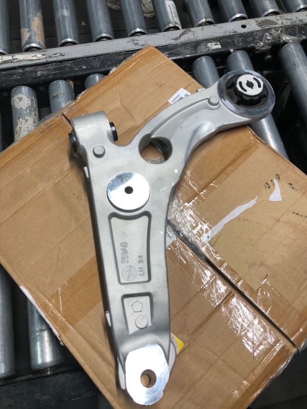 Photo 1 of CUGANO 2PCS Front Lower Control Arm Compatible with 2014-2018 Jeep Cherokee All Wheel Drive without Off Road Package MS251184 MS251185