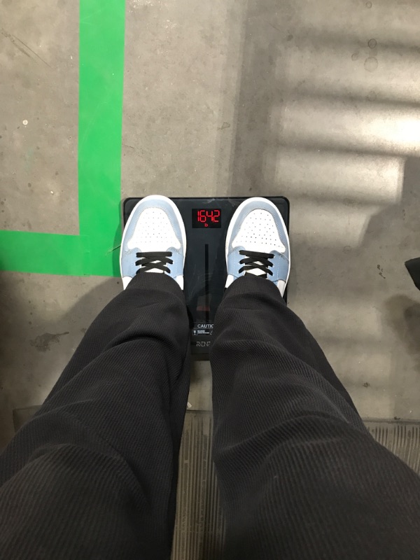 Photo 1 of (READ FULL POST) RENPHO Smart Scale and Tape Measure, Digital Bluetooth Scale with Tape Measure for Body Measuring, Weight Loss, Muscle Gain, Gift, 400lbs, Inches/c 11"/280mm Scale and Tape Measure