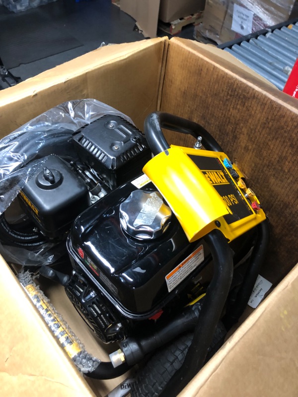 Photo 2 of [NONREFUNDBLE, FOR PARTS/ READ NOTES]
DEWALT 3600 PSI 2.5 GPM Gas Cold Water Professional Pressure Washer with HONDA GX200 Engine