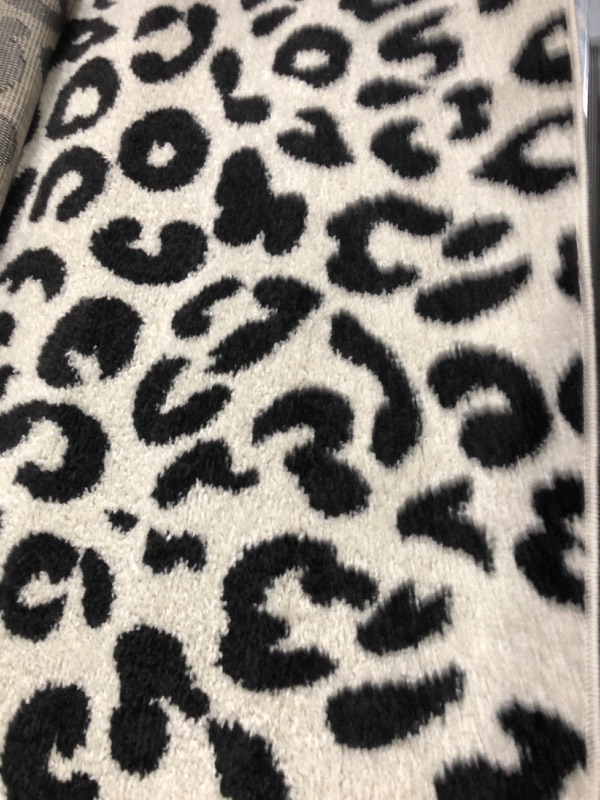 Photo 2 of (see all images) nuLOOM Annette Modern Leopard Print Accent Rug, 3' x 5'