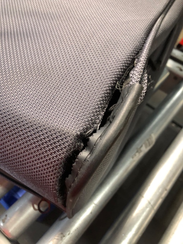 Photo 5 of ***DAMAGED - CORNER RIPPED - SEE PICTURES - NO PACKAGING***
SwissGear Sion Softside Expandable Luggage, Dark Grey, Checked-Large 29-Inch Dark Grey Checked-Large 29-Inch