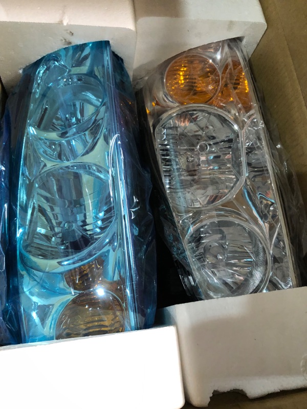 Photo 2 of for 2004 2005 2006 Hyundai Elantra Headlight Assembly compatible with 04 05 06 Hyundai Elantra Clear Lens Chrome Housing Amber Reflector Headlamp Replacement Left and Right Pair