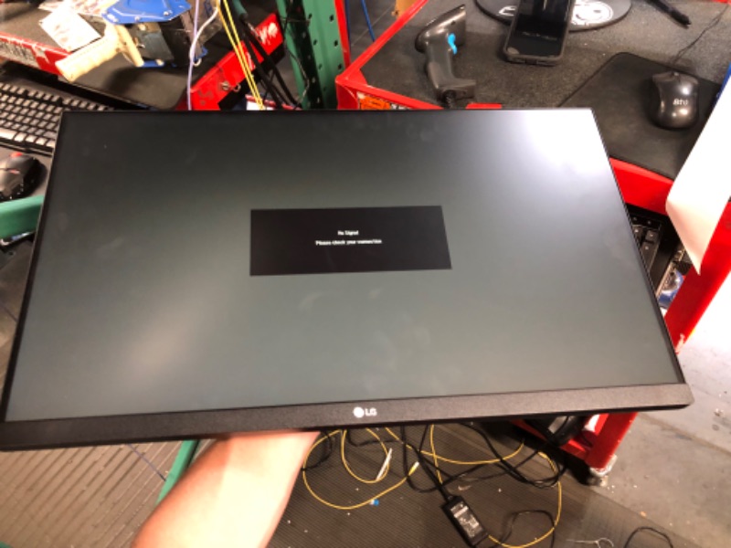 Photo 1 of LG 24MK600M-B 24'' Full HD (1920 x 1080) IPS Display with 3-Side Virtually Borderless Design and Radeon FreeSync Technology and Dual HDMI, Black
