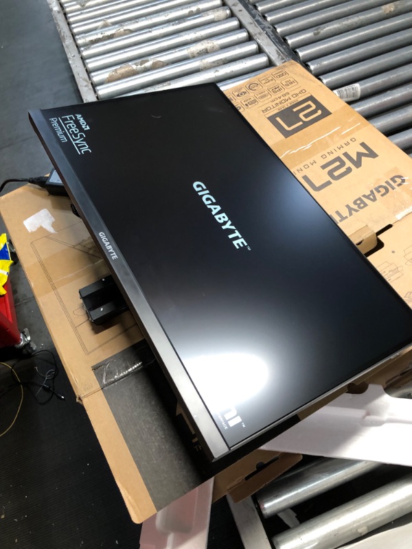 Photo 3 of GIGABYTE M27Q 27" 170Hz 1440P -KVM Gaming Monitor, 2560 x 1440 SS IPS Display, 0.5ms (MPRT) Response Time, 92% DCI-P3, HDR Ready, FreeSync Premium, 1x Display Port 1.2, 2x HDMI 2.0, 2x USB 3.0 27 Inches