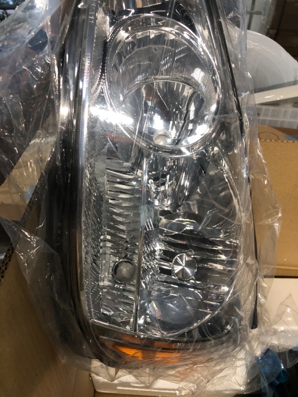 Photo 3 of ADCARLIGHTS Headlight Assembly for 2004 2005 Toyota Sienna Chrome Housing with Amber Reflector Left and Right