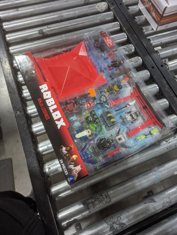 Photo 1 of Roblox Action Collection - Ninja Legends Deluxe Playset [Includes Exclusive Virtual Item]