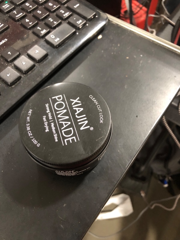 Photo 2 of XIAJIN Pomade for Men, Natural Ocean Scented Pomade, Strong Hold&Medium Shine Water Based Gel Like Flake Free Hair Gel - Easy To Wash Out - All Day Hold For All Hair Styles,3.38oz/100g (Natural Ocean)
