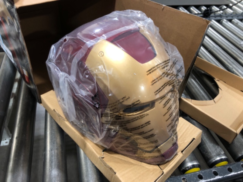 Photo 1 of Avengers Marvel Legends Iron Man Electronic Helmet 