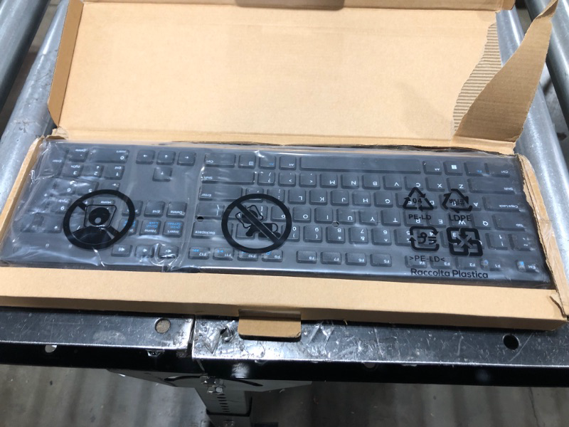 Photo 1 of Dell Wired Keyboard - Black KB216 (580-ADMT)