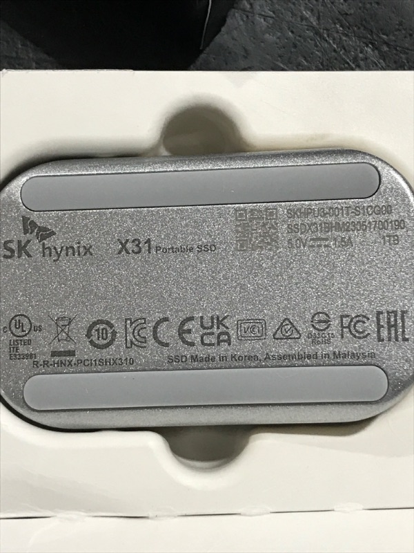 Photo 3 of SK hynix Beetle X31 1TB Portable SSD with DRAM, up to 1050MB/s, USB 3.2 Gen2, External Solid State Drive Compatible with Windowsbased PCs, Macs, Tablets, and Androidbased Smartphones, Game Consoles