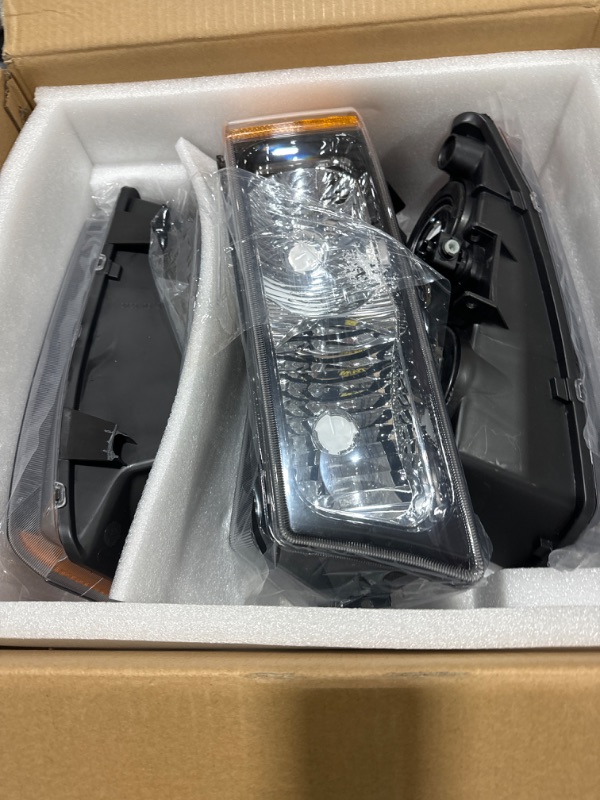 Photo 1 of AUTOSAVER88 Headlight Assembly Compatible with 2003 2004 2005 2006 Chevy Silverado Avalanche 1500/2500/3500 Headlamp Replacement(Not Fits Body Cladding Models) Black Housing Amber Reflector 2