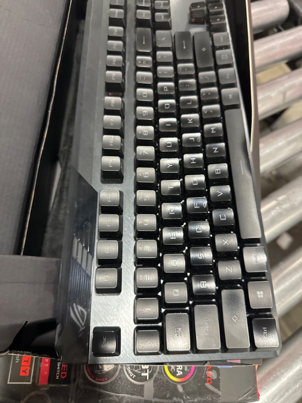 Photo 3 of ASUS ROG Claymore II 100% / 80% TKL Wireless RGB Modular Gaming Keyboard, ROG RX Red Switches, PBT Doubleshot Keycaps, Detachable Numpad, Wrist Rest, Media Controls, USB Passthrough - Black PBT